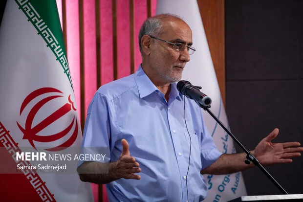 مراسم اهدای نشان درجه یک هنری به علیرضا داوودنژاد