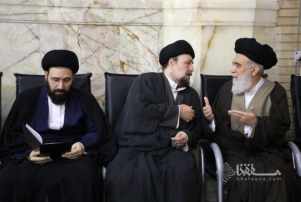 حضور سیدحسن خمینی و علی خمینی در مراسم یادبود آیت الله شبیری زنجانی/ حسینی بوشهری نیز در این جمع بود + تصاویر