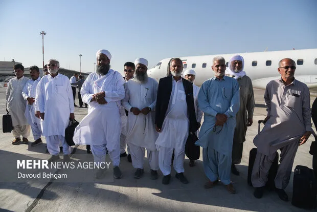 استقبال از پیکر سردار شهید ظریفی در فرودگاه مشهد