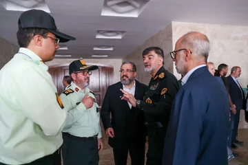 احمدرضا رادان، فرمانده کل انتظامی جمهوری اسلامی ایران در مراسم گشایش نخستین دبیرستان هوشمند پلیس