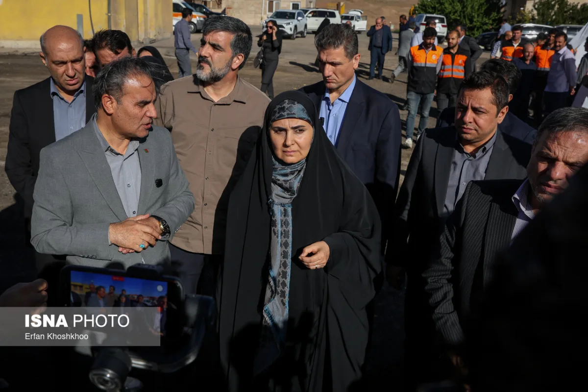 بازدید فرزانه صادق مالواجرد، وزیر راه و شهرسازی از راهدارخانه نیک‌پی