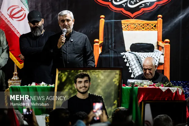 وداع با پیکر شهید «محمدرضا طالبی» در میدان هفتم تیر