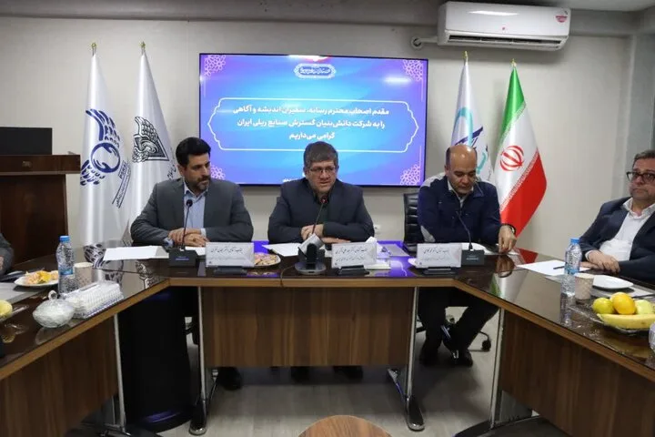 ذاکری: تکمیل خطآهن خاوران ـ تبریز و اتصال به مرند ـ چشمهثریا در دستور کار دولت قرار دارد
