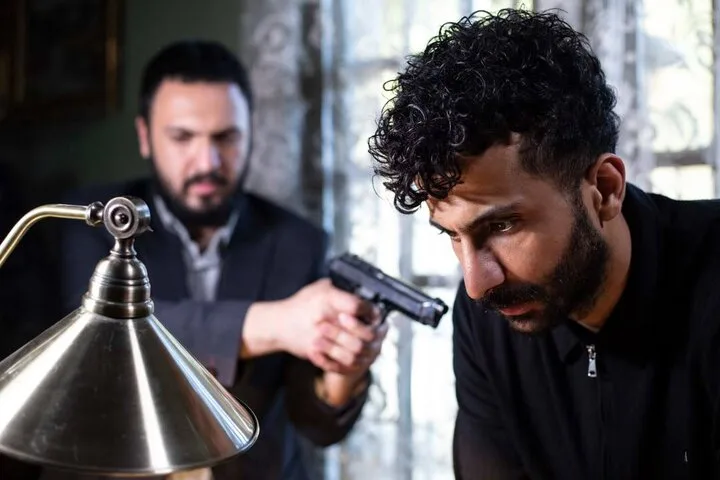 ساخت «آن سوی آوار» در بحبوحه جنگ؛ شعار هم بخشی از بیان فیلم است