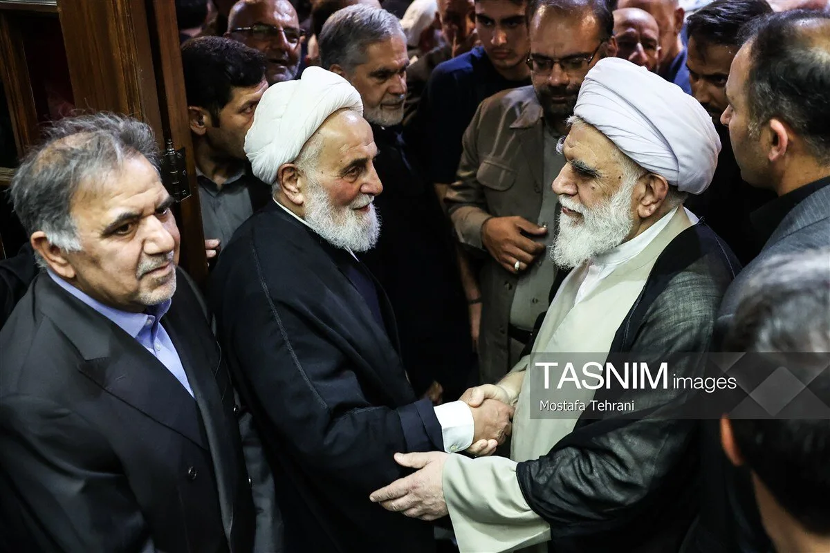 ناطق نوری؛ سیاستمدار لوطی/ درباره میراث شیخ علی اکبر نوری که تصاویر مراسم ختم برادرش نشان از مرام و جایگاه او در «سیاست ورزی در جمهوری اسلامی» دارد