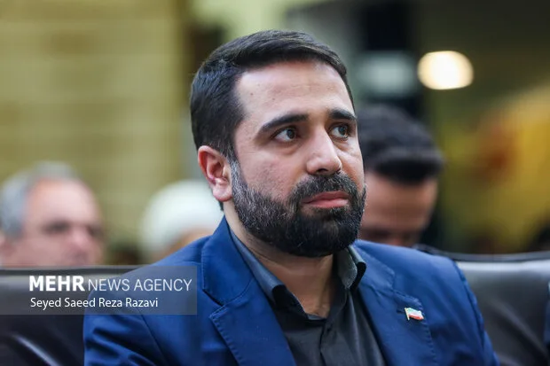 رونمایی کتاب «حکمرانی فضای مجازی در اندیشه امام شهید انقلاب» برگزار شد