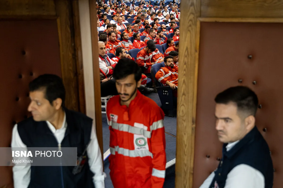 مراسم تجلیل از امدادگران جنگ رمضان