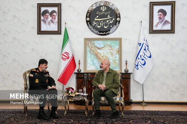 دیدار فرمانده و اعضای ستاد فرماندهی انتظامی کشور با رئیس مجلس