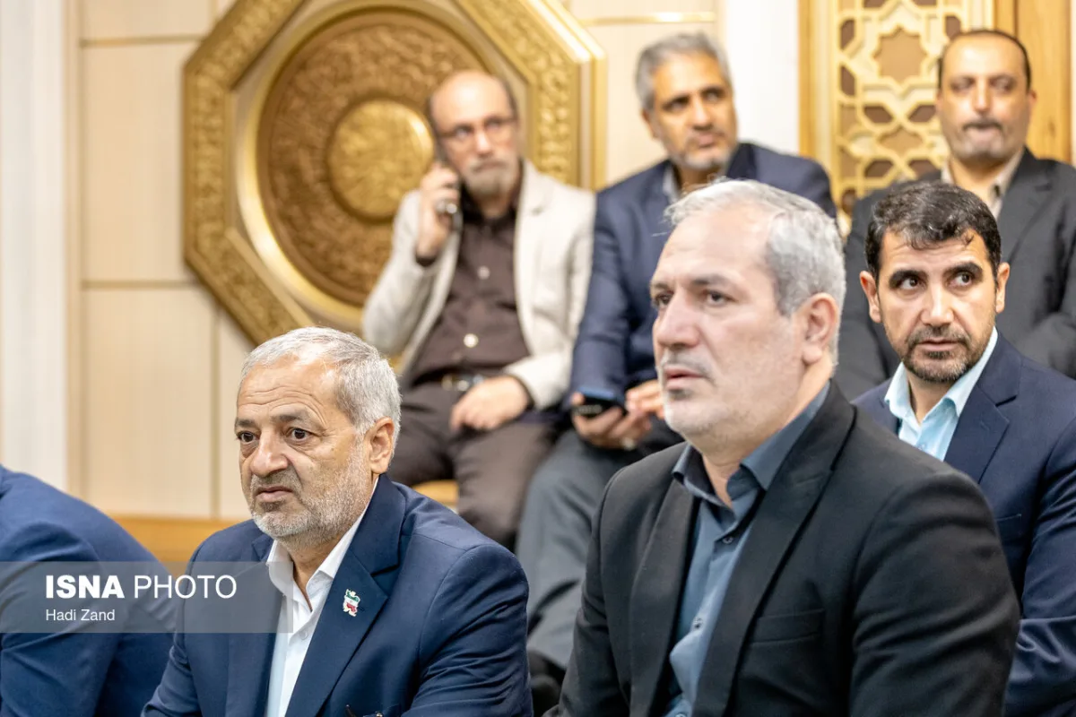 علیرضا کاظمی، وزیر آموزش و پرورش در مراسم یادبود مادر رییس سازمان برنامه و بودجه