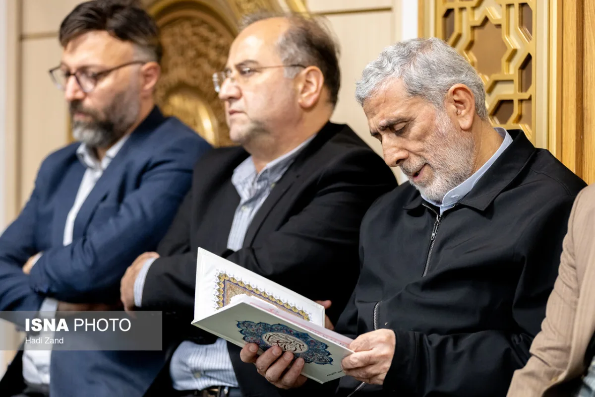 اسماعیل قاآنی، فرمانده نیروی قدس سپاه در مراسم یادبود مادر حمید پورمحمدی، رییس سازمان برنامه و بودجه