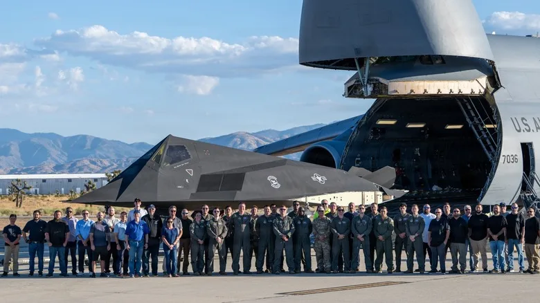 جنگنده F-117A نایت‌هاوک