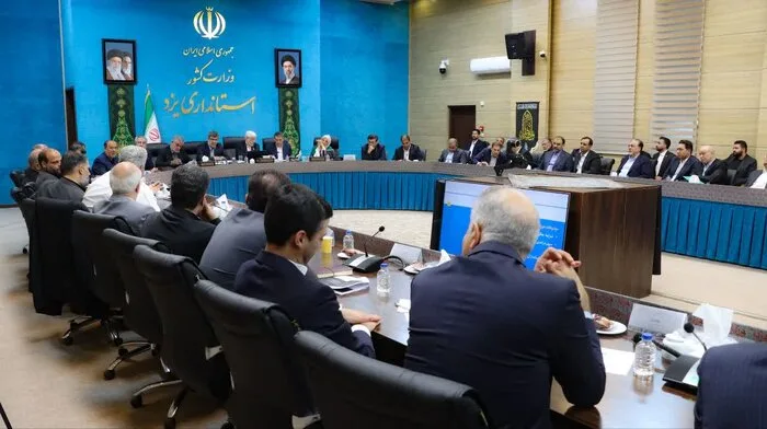عارف: بخش خصوصی باید الگوی سرمایهگذاری و توسعه اقتصادی کشور باشد