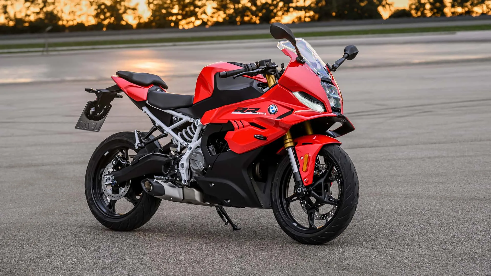 نمای جلو موتورسیکلت بیامو F 450 RR