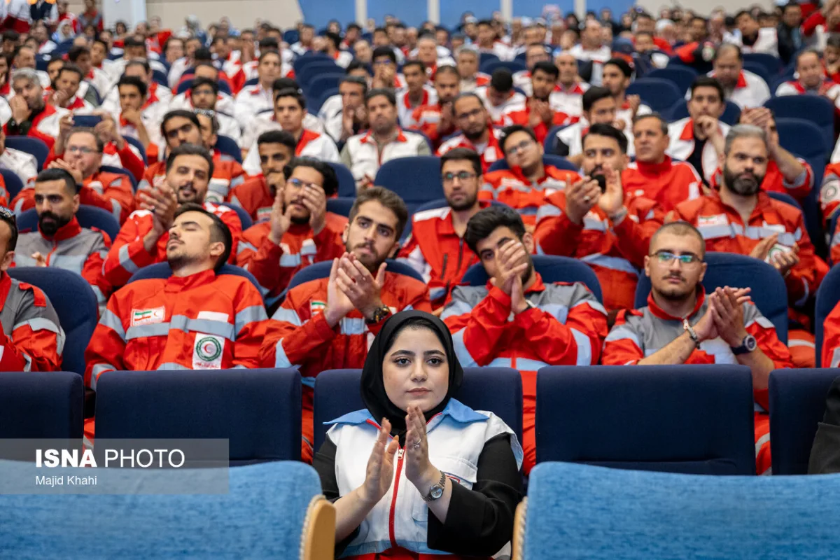 مراسم تجلیل از امدادگران جنگ رمضان