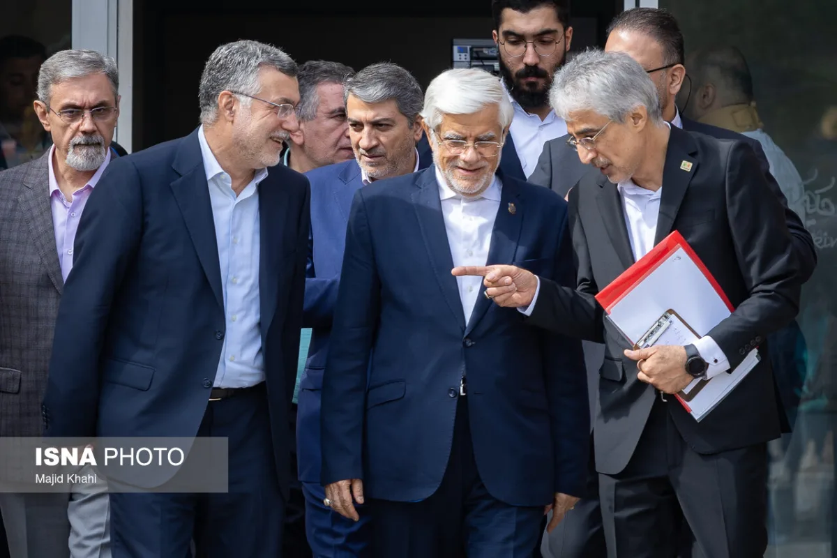 محمدرضا عارف معاون اول رئیس جمهور و محمد رضا ظفرقندی، وزیر بهداشت در مراسم افتتاح اولین مرکز تشخیص و درمان سرطان کودکان