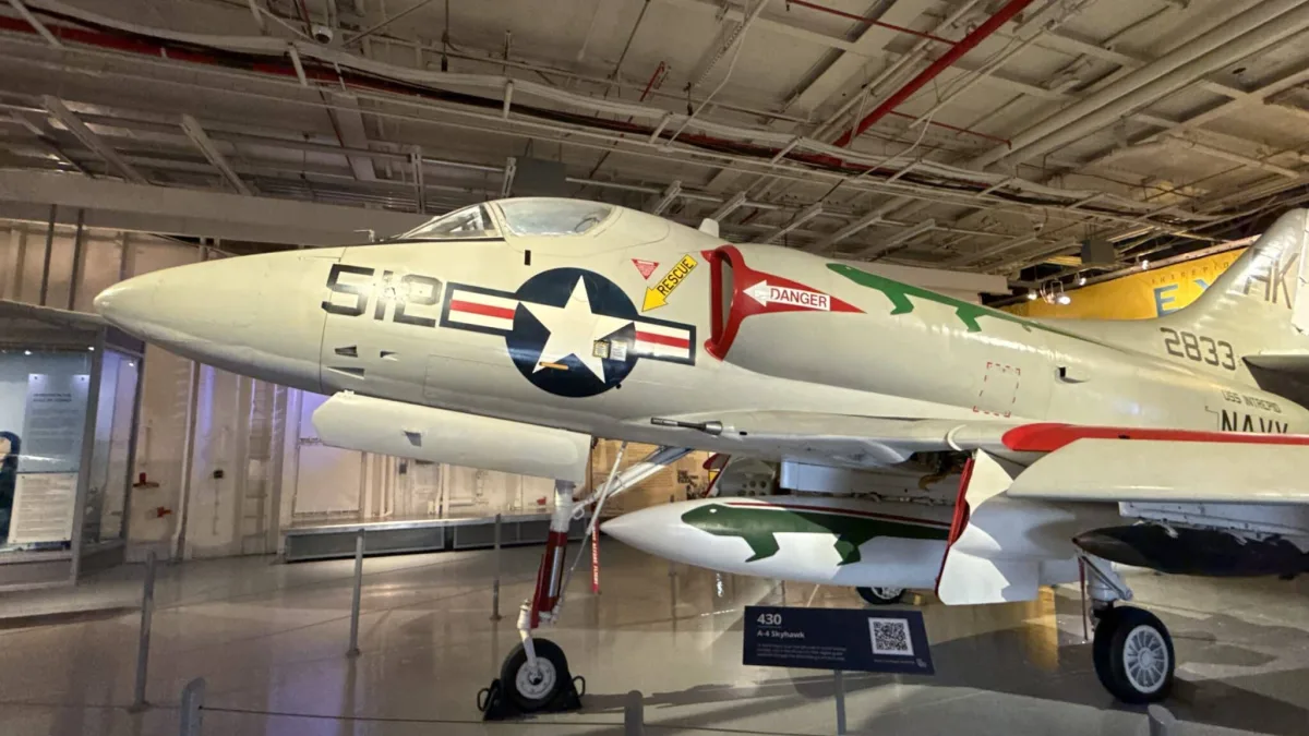 فاجعه ناو هواپیمابر USS Forrestal
