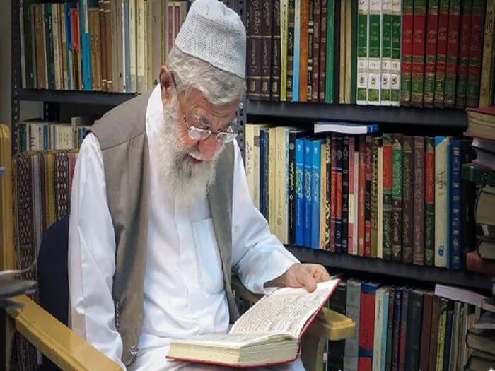 مروری بر ۴۰ کتاب تقریظی رهبر شهید انقلاب 