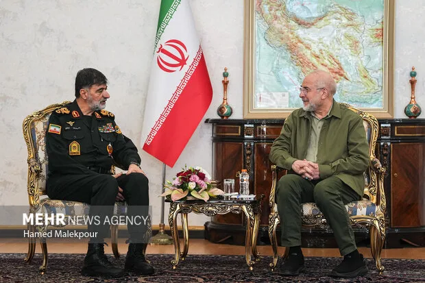 دیدار فرمانده و اعضای ستاد فرماندهی انتظامی کشور با رئیس مجلس