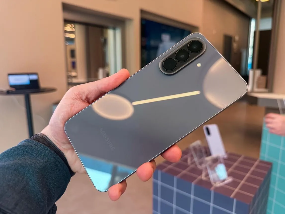 Ufficiali i nuovi Samsung Galaxy A37 e A57 2026: primo hands-on a Milano Ufficiali i nuovi Samsung Galaxy A37 e A57 2026: primo hands-on a Milano