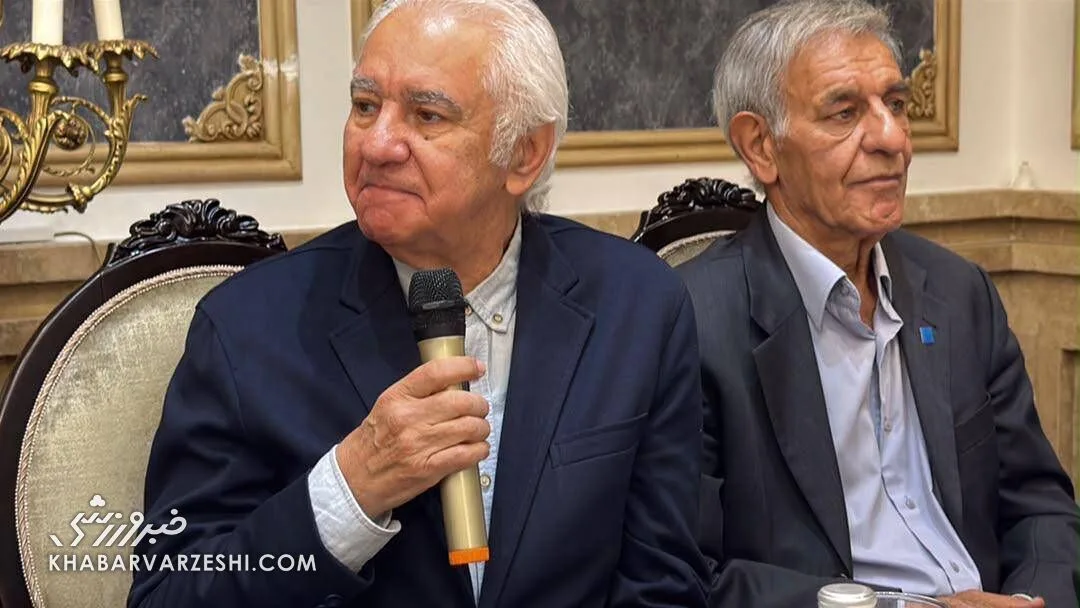 دیدار استقلالی‌ها با مدیرعامل جدید/ متدین پای صحبت پیشکسوتان نشست +عکس