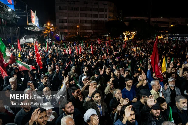 وداع با پیکر شهید «محمدرضا طالبی» در میدان هفتم تیر