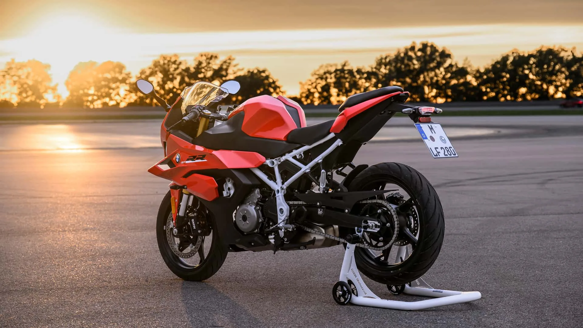 نمای عقب موتورسیکلت بیامو F 450 RR
