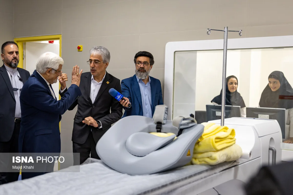 محمدرضا عارف معاون اول رئیس جمهور در مراسم افتتاح اولین مرکز تشخیص و درمان سرطان کودکان