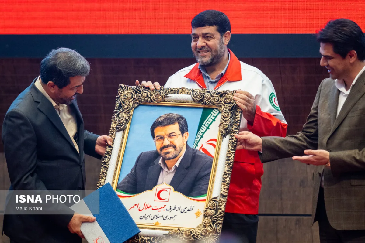 مراسم تجلیل از امدادگران جنگ رمضان