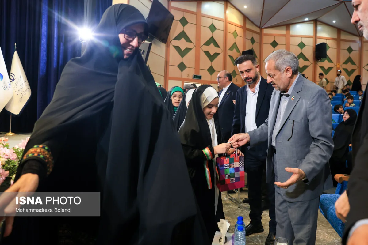 علیرضا کاظمی، وزیر آموزش و پرورش در آیین جشن غنچه‌ها