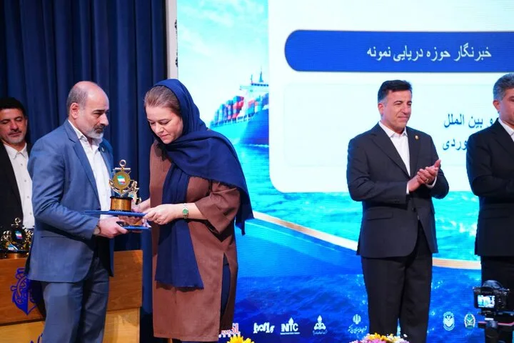 فعالیت بنادر کشور حتی برای لحظهای متوقف نشد