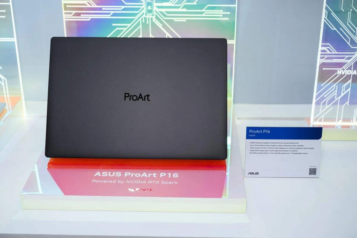 استفاده از آداپتور ۱۴۰ واتی USB-C استفاده از آداپتور ۱۴۰ واتی USB-C