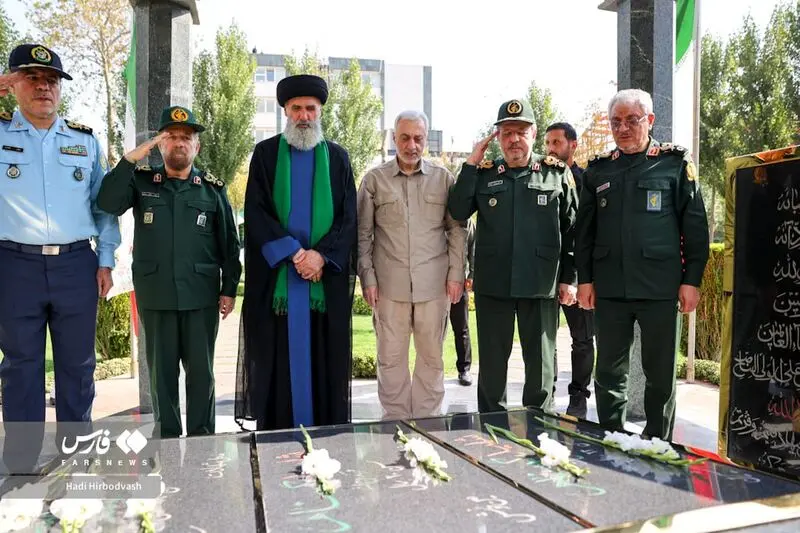 مهرداد اخلاقی