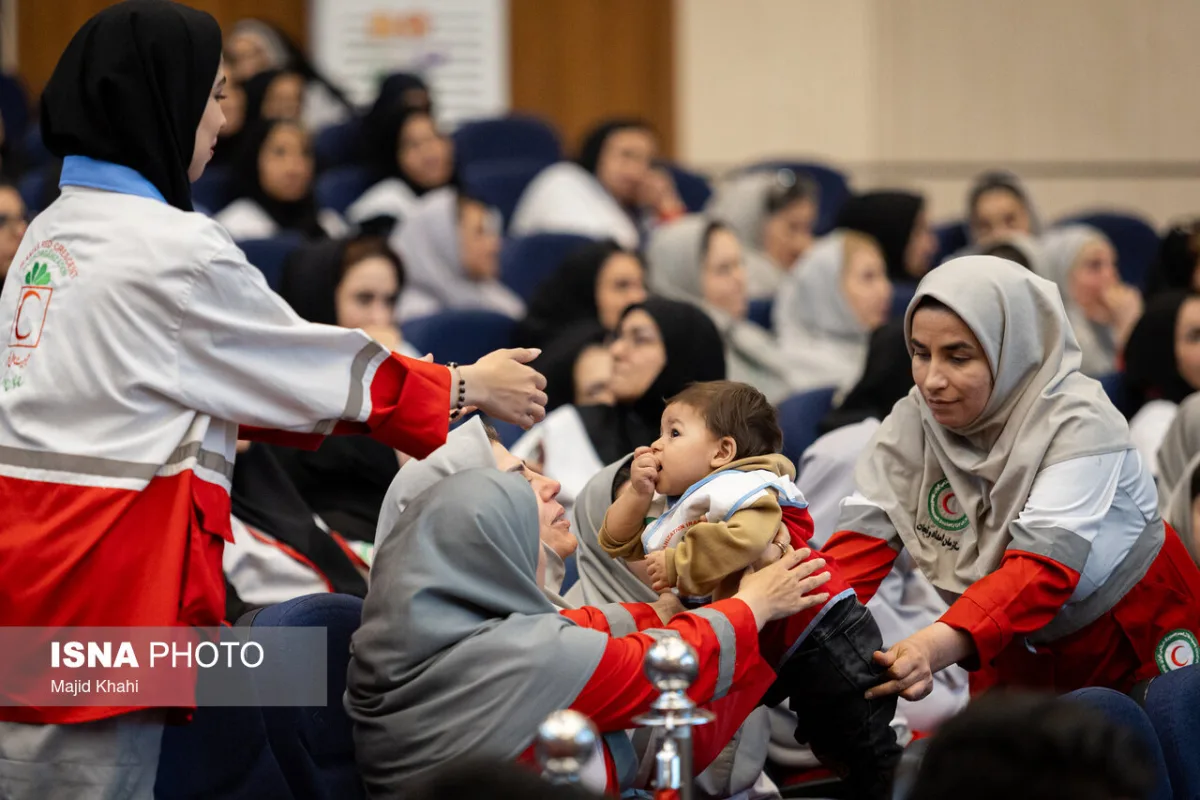مراسم تجلیل از امدادگران جنگ رمضان