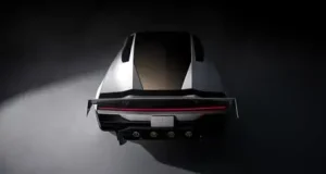 تسلا رودستر پرنده
