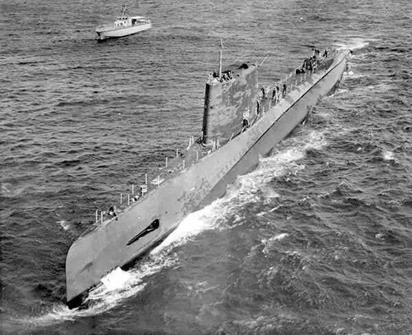 زیردریایی USS Triton