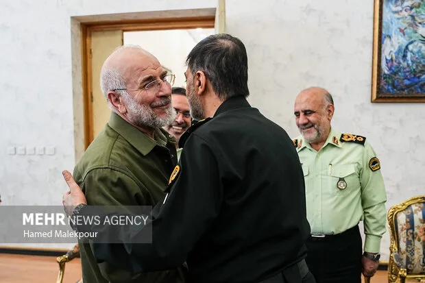دیدار فرمانده و اعضای ستاد فرماندهی انتظامی کشور با رئیس مجلس