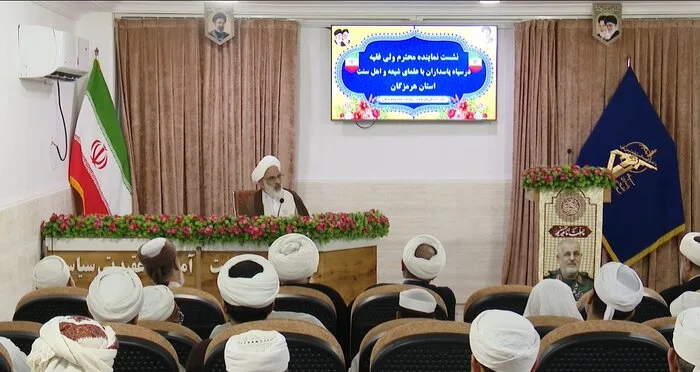 نماینده ولیفقیه در سپاه: هدف دشمن؛ تغییر هویت ملت ایران است