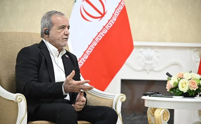 پوتین: تلاش‌های ایران برای حل مناقشه صادقانه است/ آماده کمک در حل و فصل وضعیت هستیم
