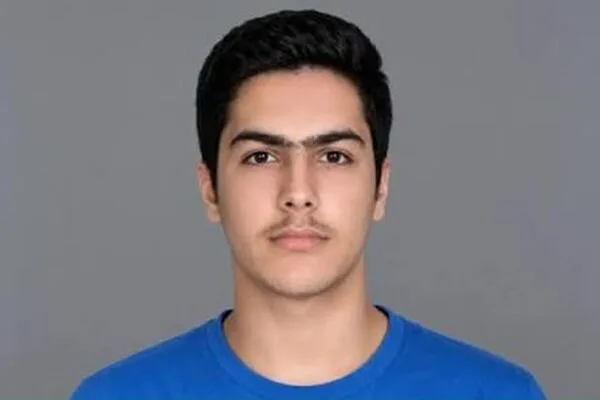 رتبه یک کنکور تجربی: زمان اعلام نتایج کنکور در سجده بودم