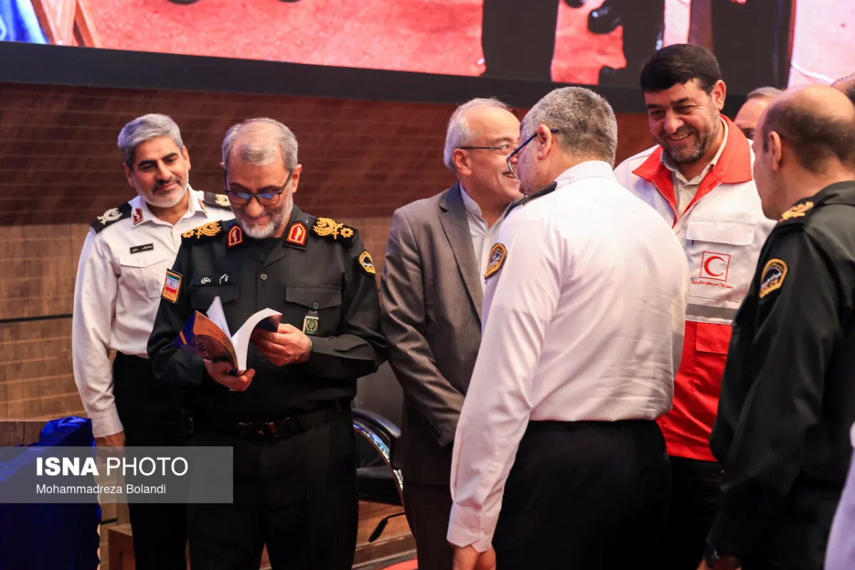 سردار سید تیمور حسینی، رییس پلیس راهور، سردار قاسم رضایی، جانشین فراجا و پیرحسین کولیوند، رییس جمعیت هلال احمر در همایش تجلیل از نمونه‌های ترافیکی و برترین‌های پلیس راهور فراجا
