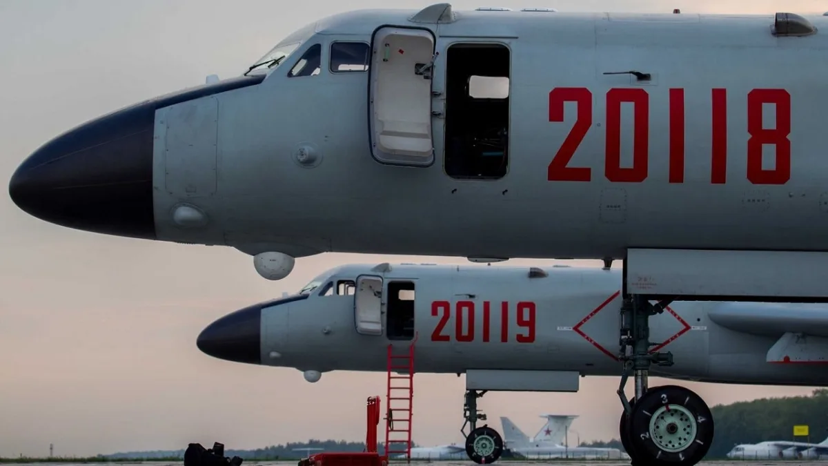 بمبافکن H-20 چین