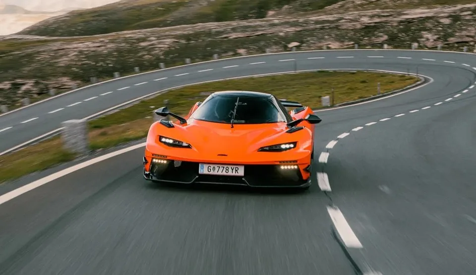 نمای جلو سوپراسپرت KTM X-Bow