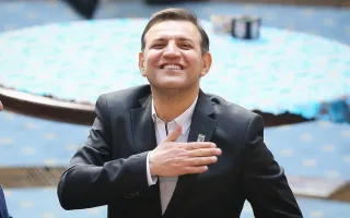 در کدام نقطه‌ای از جهان، رئیس فدراسیون و وزیر پیشین، رهبری یک باشگاه را بر عهده می‌گیرند؟ واقعاً با وجود تاجرنیا، استقلال به مدیرعاملی نیاز دارد؟