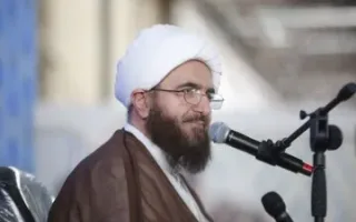 حاج علی اکبری در مراسم چهلم رهبر شهید: «انتقام» دستور کار اصلی ملت ایران و آزادگان جهان است