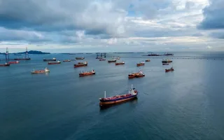 دوراهی در تنگه هرمز؛ داستان فرستنده AIS و تغییر مسیر ناوگان دریایی