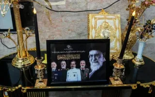 مراسم چهلمین روز تدفین رهبر شهید در کربلا با حضور رئیس مجلس/ از اشک های قالیباف تا تابلو یادبود فرماندهان ترور شده ایران/ خانم نماینده هم بود + تصاویر