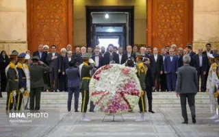 اعضای دولت چهاردهم در حرم امام خمینی/ فاتحه خوانی معاونان پزشکیان بر مراز آیت الله هاشمی رفسنجانی/ عراقچی همنشین سید حسن خمینی شد+ تصاویر