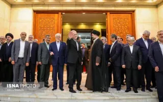 تصویری از پیمان جبلی در میان دولتی‌ها