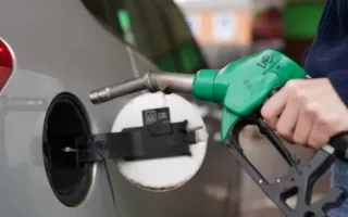 نقدی تند به خودروسازان؛ خودروهای ایرانی و چینی عامل مشکلات بنزین