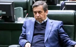 وقتی همتی دوجور حرف می زند